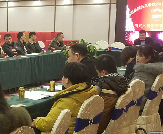 三个黑人玩一个女4P文