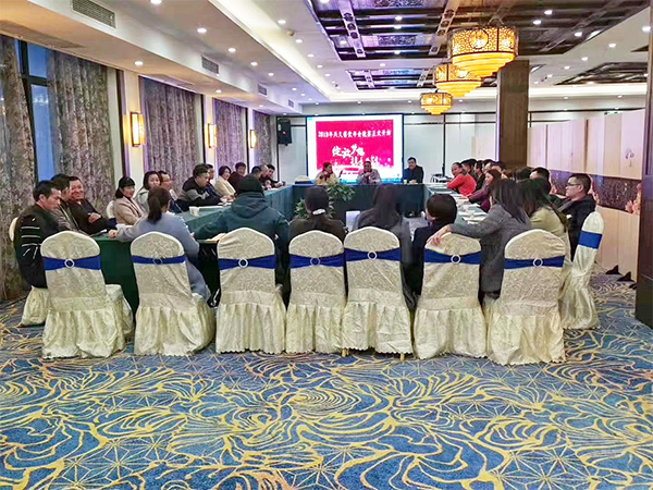 三个黑人玩一个女4P文