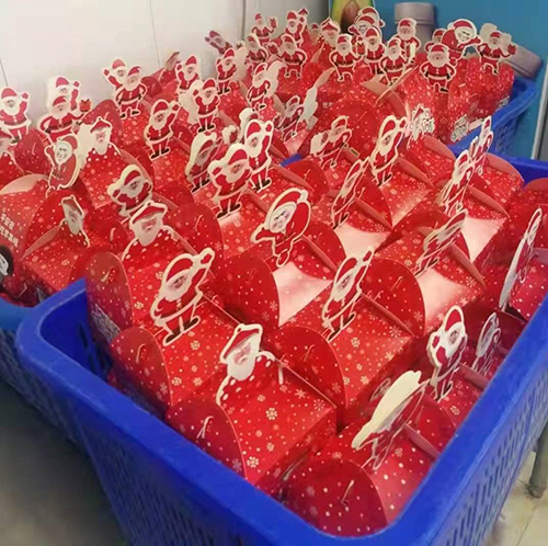 三个黑人玩一个女4P文