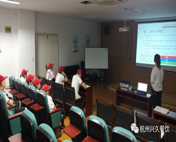 三个黑人玩一个女4P文