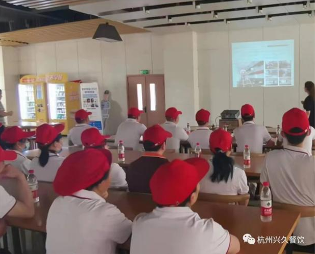 三个黑人玩一个女4P文