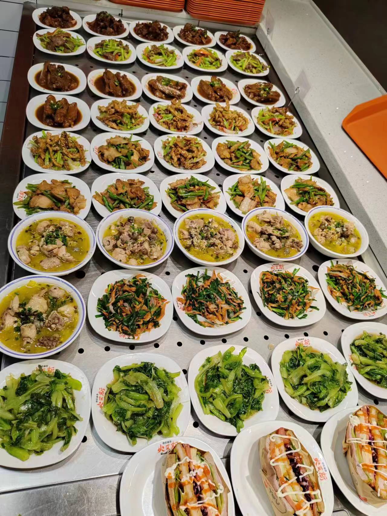 三个黑人玩一个女4P文