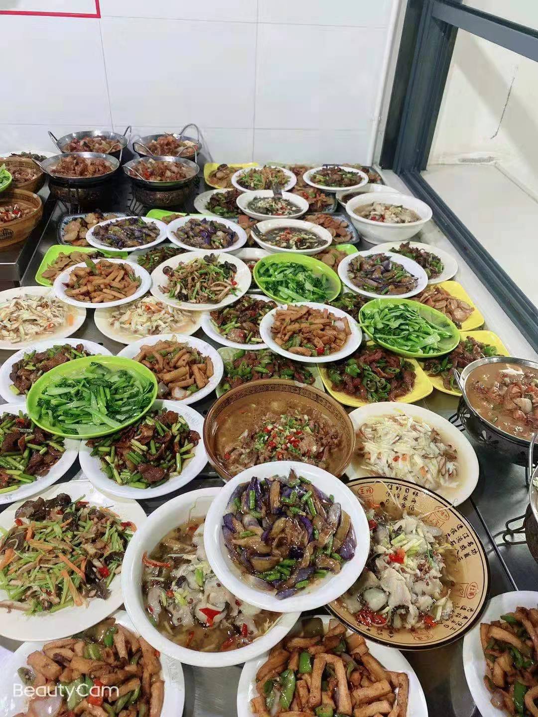 三个黑人玩一个女4P文